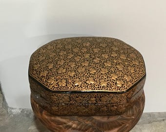Caja de ceremonia para joyas y pequeños objetos de papel maché de Cachemira de estilo antiguo