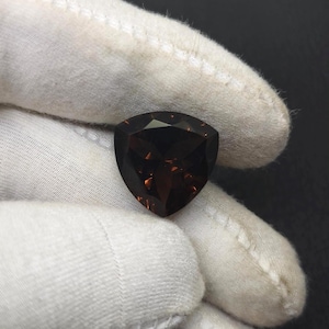 Faceted Smoky Quartz Gemstone: AAA+ Grade Healing Crystal (15x15x10MM)