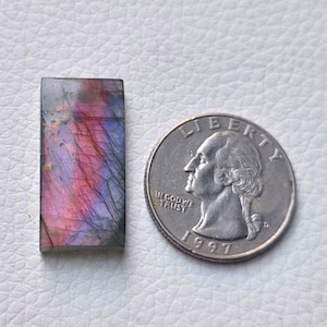 Cabujón rectangular de labradorita púrpura – Gema natural brillante – Piedra suelta de calidad AAA