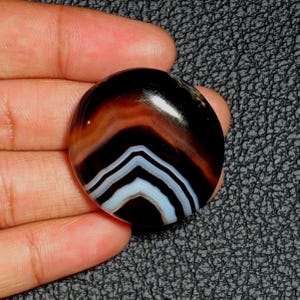 Genuine black Banded agate shape fancy black banded top Quality loose Gemstone size 34x31x8MM Ct.83