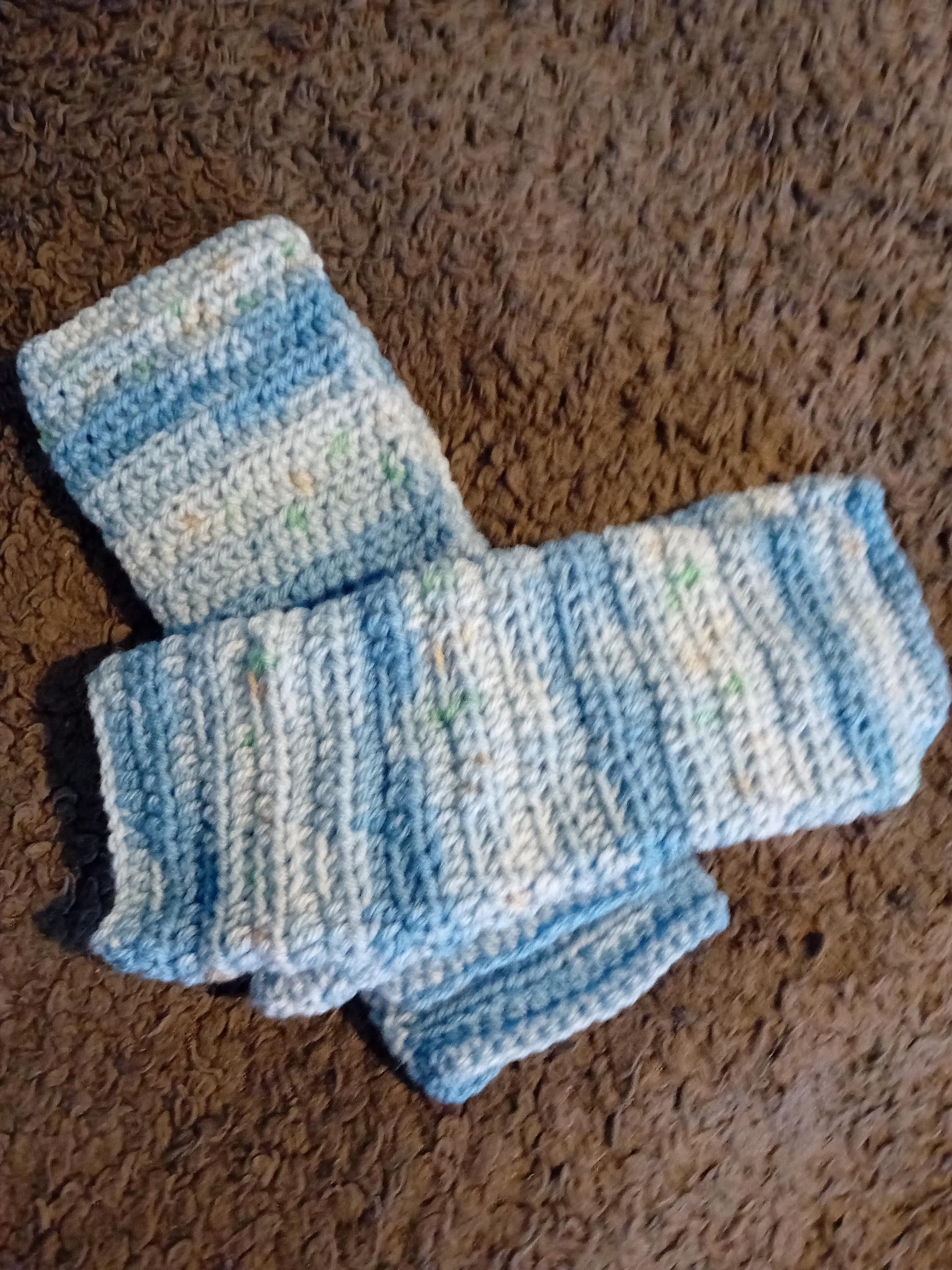 Cosy Wrist Warmers - Thumbnail 4