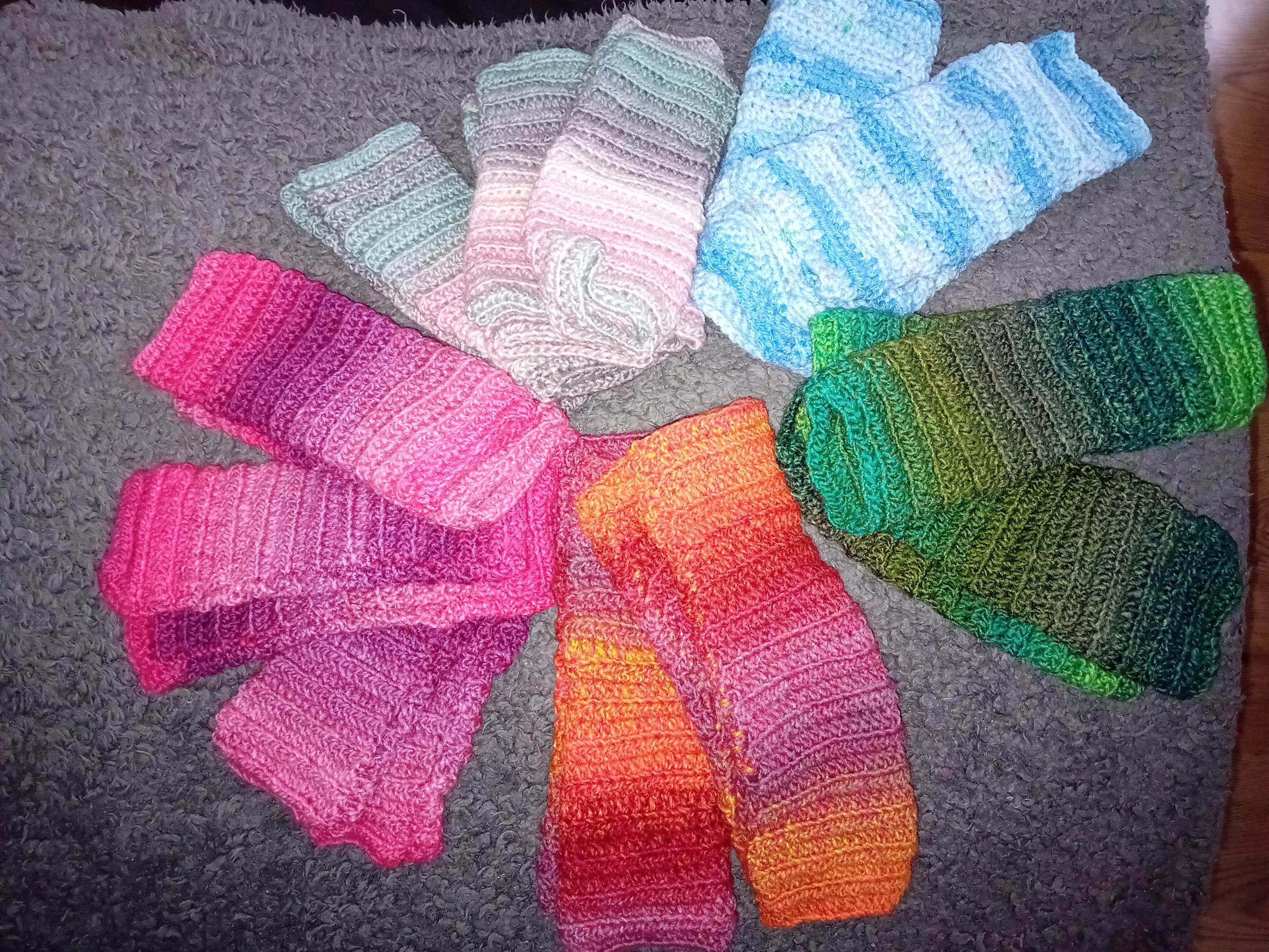 Cosy Wrist Warmers - Thumbnail 5