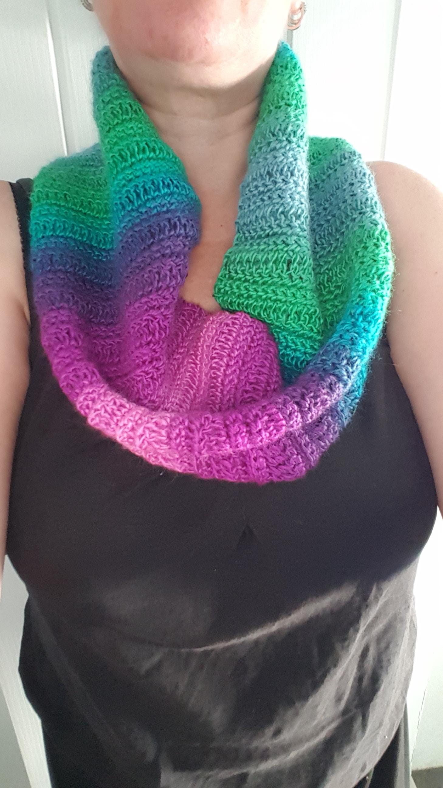 Infinity Scarf - Blue Trinidad - Thumbnail 4