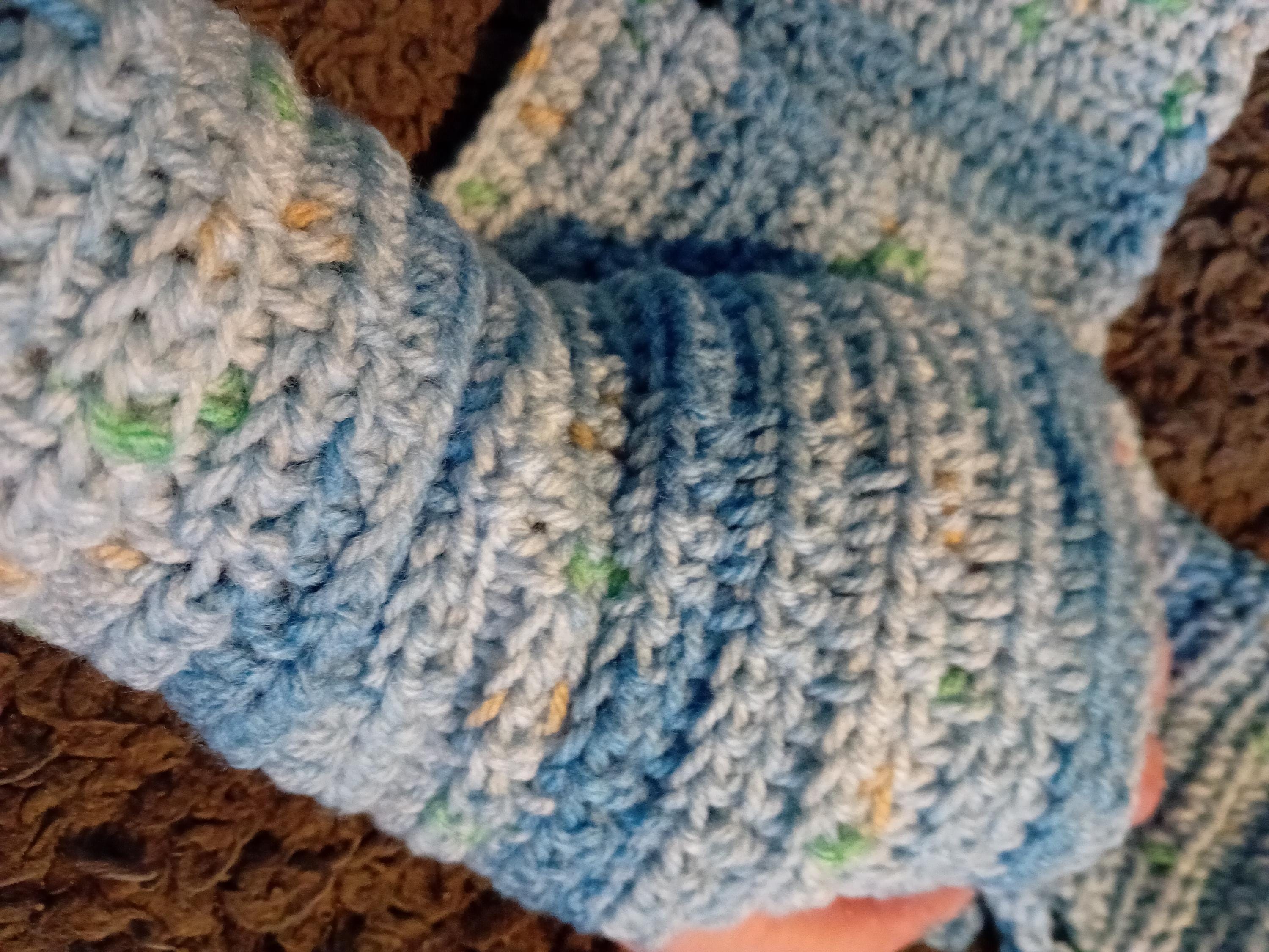 Cosy Wrist Warmers - Thumbnail 3
