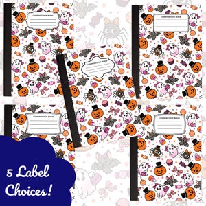 Puede incluir: Cinco cuadernos de composici&oacute;n con un patr&oacute;n de Halloween. El fondo blanco presenta calabazas naranjas, fantasmas, murci&eacute;lagos, ara&ntilde;as y caramelos. Cada cuaderno tiene un lomo negro y una etiqueta que dice "COMPOSITION BOOK". La imagen tambi&eacute;n incluye el texto "5 Label Choices!"