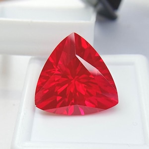 モザンビーク産ピジョンブラッドレッドルビー トリリアンカット 18～20カラット ルース 鑑定書付き リング製作に最適 宝石番号 JM444