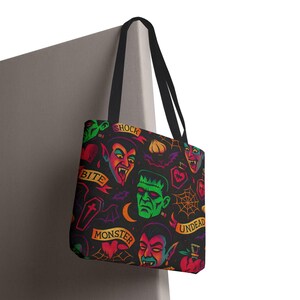 Spooky Monster draagtas, Halloween-draagtas, vintage tattoo, Amerikaans traditioneel, cadeau voor horrorfans, Trick or Treat-tas, AOP-ontwerp