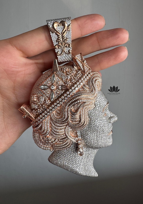 Queen Elizabeth Profile Pendant – 3D Iced Out Moissanite Hip Hop
