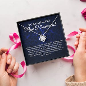 Collana &quot;A un nuovo farmacista straordinario&quot;, regalo per futuro farmacista, laurea in farmacia, regalo per nuovo farmacista, regalo per laureato in farmacia