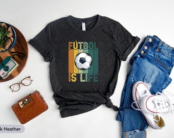 Maglietta "Futbol Is Life", Maglietta per gli amanti del calcio, Maglietta della squadra scolastica, Maglietta della squadra sportiva, Maglietta del giocatore di calcio, Maglietta dell'allenatore di calcio, Squadra di calcio