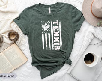 Camiseta de tenis con bandera de EE. UU., camiseta de tenista, camiseta de instructor de tenis, camiseta de equipo de tenis, camiseta de pelota de tenis, camiseta de raqueta de tenis, camiseta de tenis