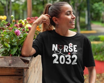 Camiseta de Enfermera Est. 2032, Camiseta de Escuela de Enfermería, Camiseta de Futura Enfermera, Camiseta de Estudiante de Enfermería, Camiseta de Graduada de Enfermería 2032, Camiseta de Agradecimiento a la Enfermería