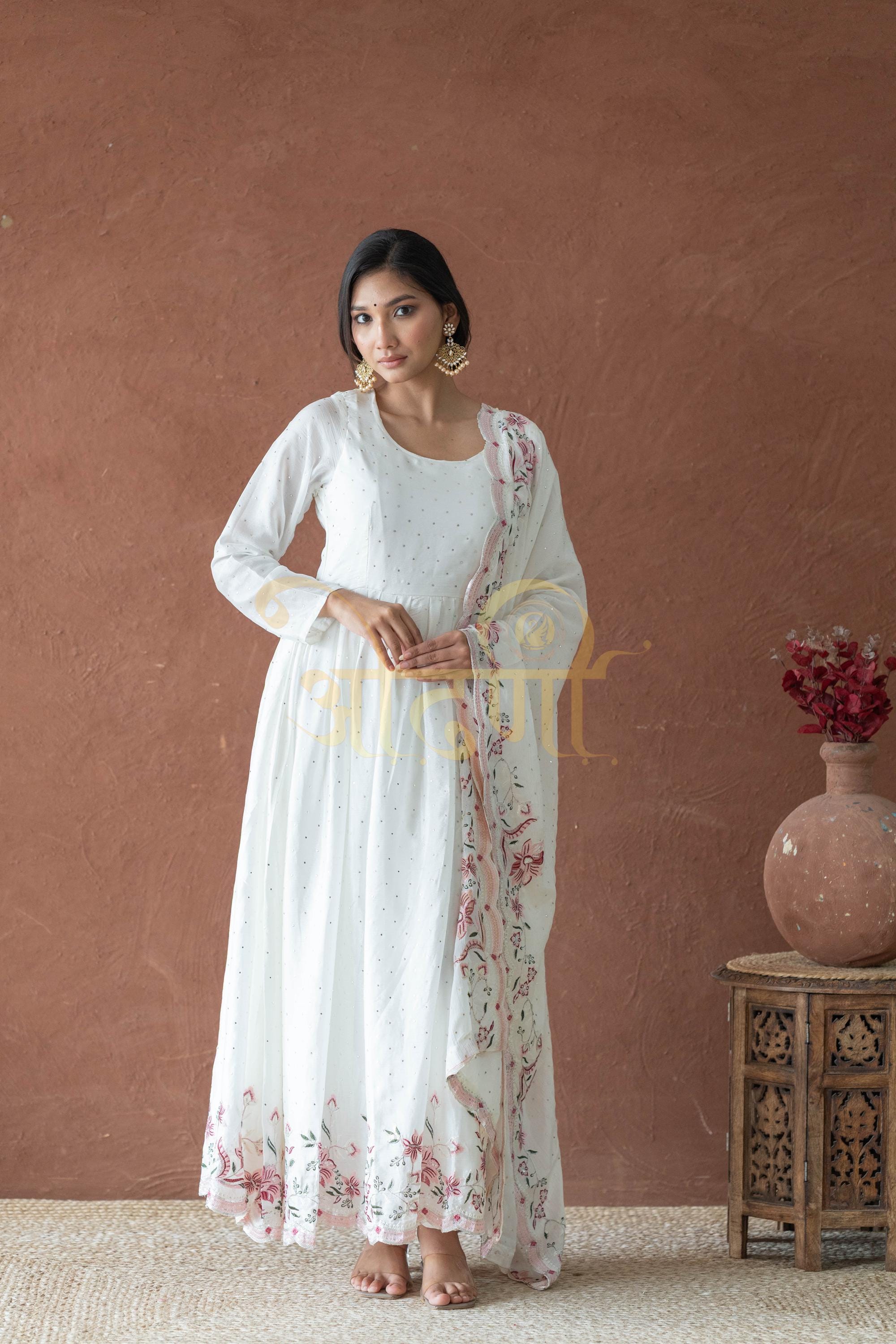slim fit dress slacks Elegant Green Heavy Fox Georgette Anarkali Suit Set with Pearl Border main image 1