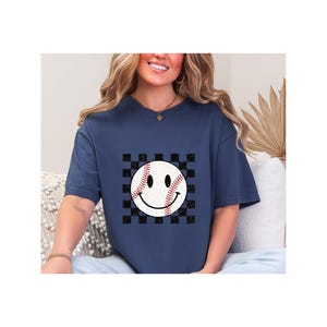 Comfort Color Baseball Smiley T-Shirt, Retro Checkered Game Day Tee, Cute Sports Fan Shirt, Baseball Mom Outfit, Happy Face Graphic Tee