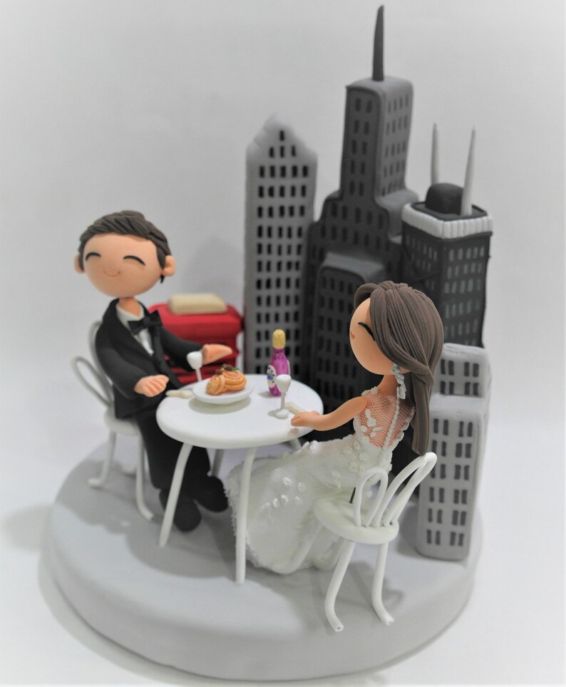 Chicago couple wedding cake topper image 4