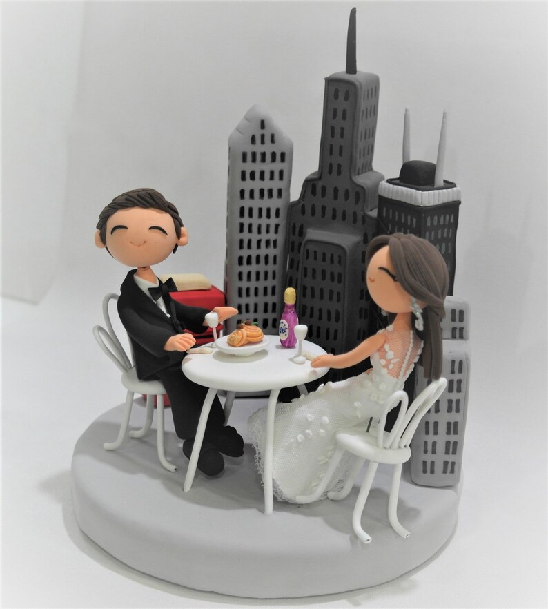 Chicago couple wedding cake topper image 3