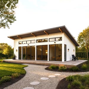 Peut inclure: Maison blanche moderne avec un toit gris foncé et de grandes fenêtres en verre. La maison dispose d'une terrasse en bois et d'une allée en gravier menant à l'entrée. L'extérieur présente un design minimaliste axé sur la lumière naturelle et l'espace ouvert.