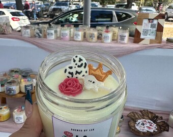 La Reyna inspired candle