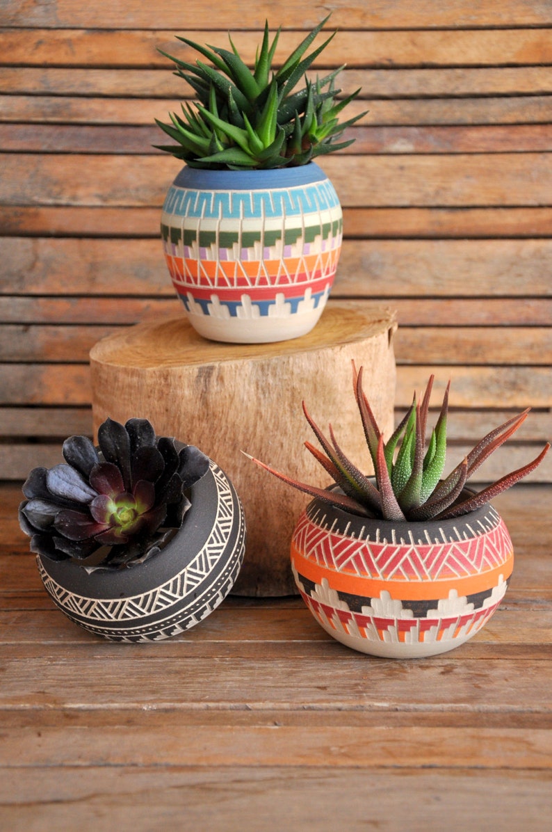 Made To Order Céramique planteur poterie Navajo inspiration Sculpté sgraffite Vase GEO Aztèque Géométrique cactus succulent planteur noir blanc image 4