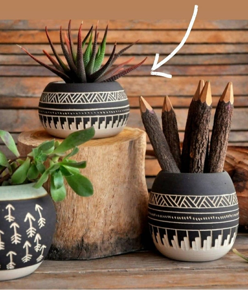 Made To Order Céramique planteur poterie Navajo inspiration Sculpté sgraffite Vase GEO Aztèque Géométrique cactus succulent planteur noir blanc image 8