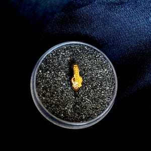 Anneau de nez unique et audacieux en or massif 22 carats