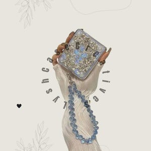 Luxury Crystal Pearl Butterfly Phone Case for Motorola Razr 60 50 40 Ultra 2024 Diamond Bling  Lanyard Strap