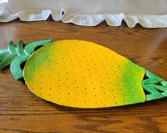 VTG Hand-Carved Wooden Pineapple Tray or Wall Decoration from Bali