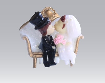 Retro 1" Kissing Bride and Groom, Mini Wedding Couple, Wedding Crafts or Decoration