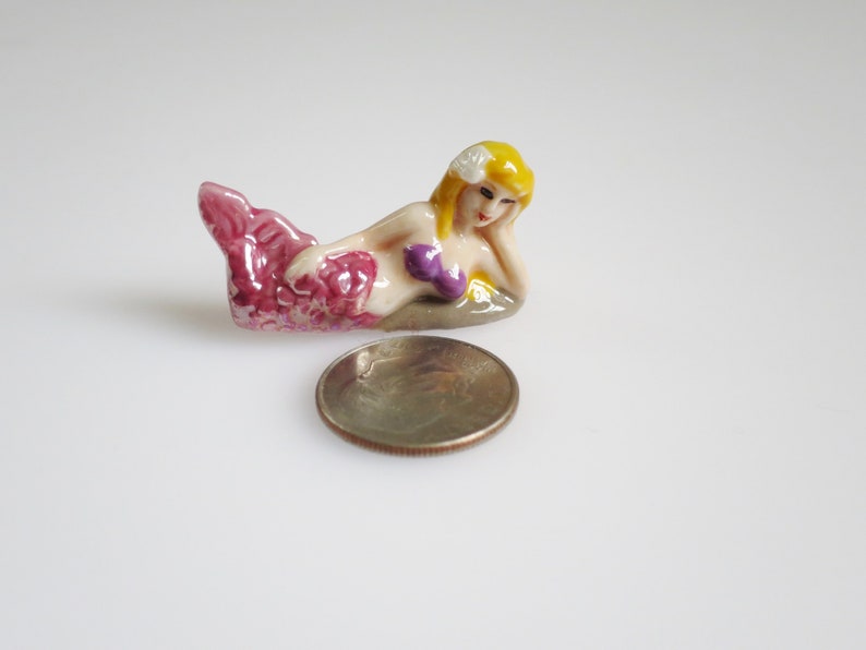 Mini figura de porcelana Micro miniatura baño belleza | Etsy