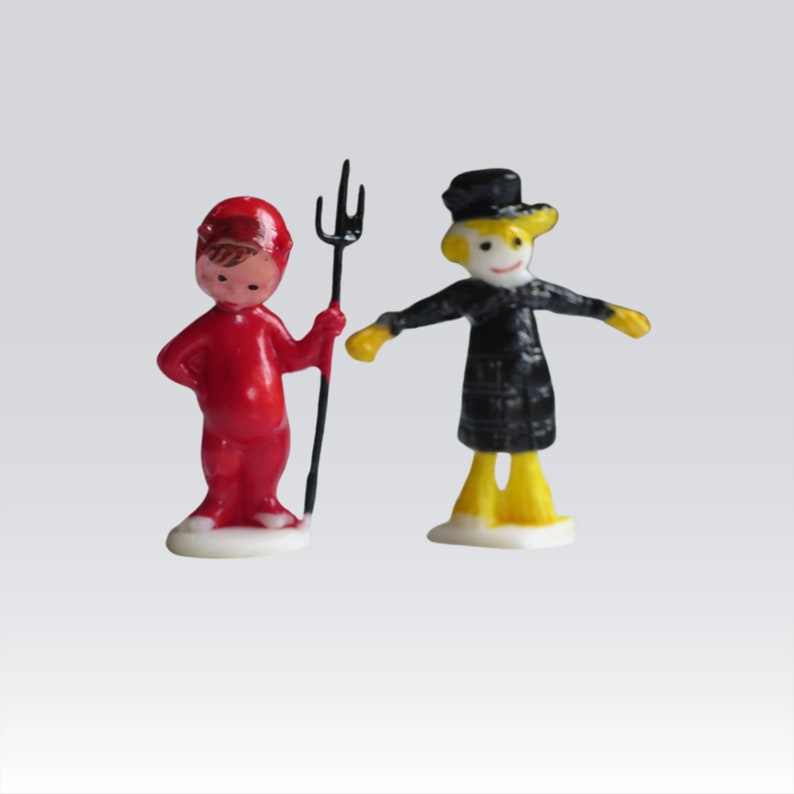 Mini Halloween Mini Figurines, set of 2, Spooky Dollhouse Mini Scarecrow, Hallows Eve Miniature Bild 1