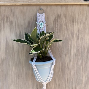 macrame plant hanger