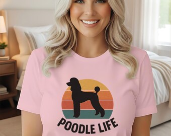 Maglietta Comfort Colors® Poodle Life Vintage Sunset / Silhouette di barboncino standard, maglietta per amanti dei cani barboncini