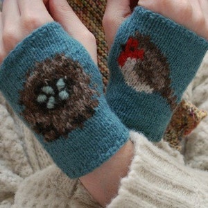 sweet robin wrist-ees KNITTING PATTERN image 3