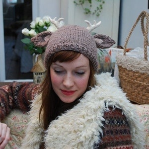 deer with little antlers hat KNITTING PATTERN image 3