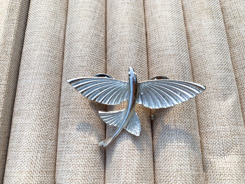 Flying Fish Pin Module Metal Flying Fish Brooch – 3D Animal Pin Badge – Unique Fish Lapel Pin ...