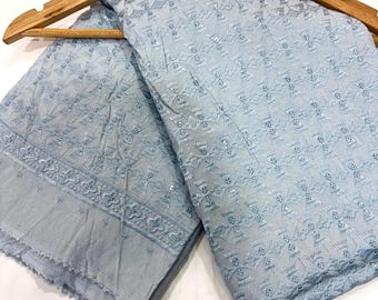Tissu rayonne brodé, Bleu gris, Broderie poulet | Tissu pour vêtements créatifs et projets de couture