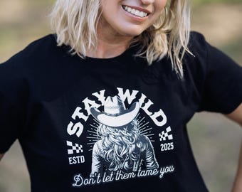 Camiseta Stay Wild Western - Top corto con estampado de vaquera - Camiseta corta estampada para mujer - Camiseta vaquera del oeste