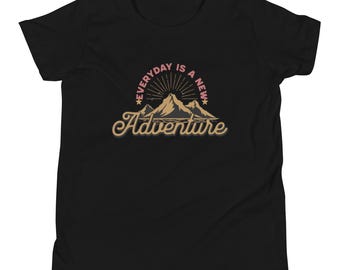 Camiseta infantil con estampado "Cada día es una nueva aventura" - Camiseta juvenil inspiradora