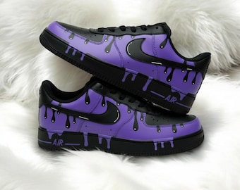 Czarno-fioletowe buty Air Force 1 z nadrukiem Drip Custom, spersonalizowane fioletowe buty sportowe Drip AF1, ręcznie malowane czarne buty Drip, darmowa wysyłka