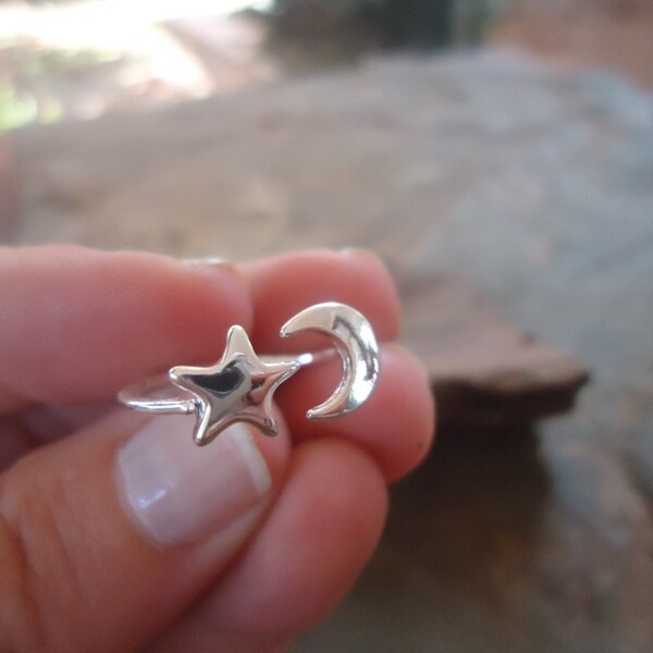 LUNA & ESTRELLA adjustable ring with Moon and Star (1245)