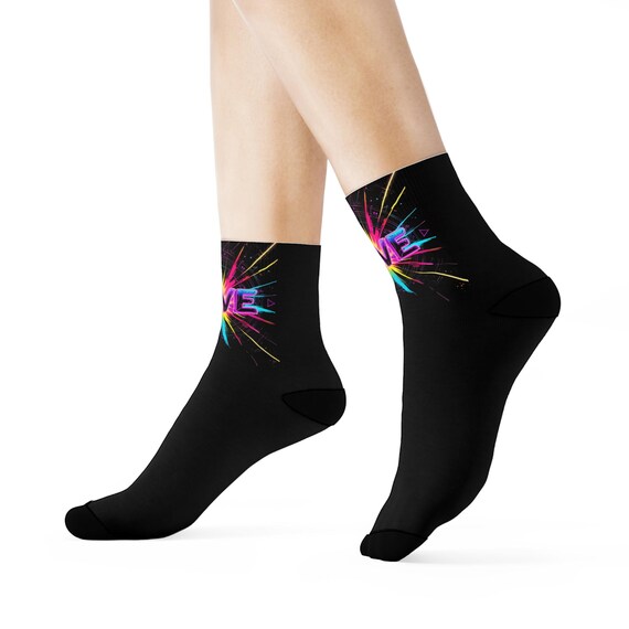Gift-Worthy Funky Crew Socks - Add a Pop of Color to Your Streetwear Style