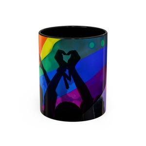 Feiere die Liebe mit dieser LGBTQ-Kaffeetasse - einzigartiges und farbenfrohes Trinkgeschirr