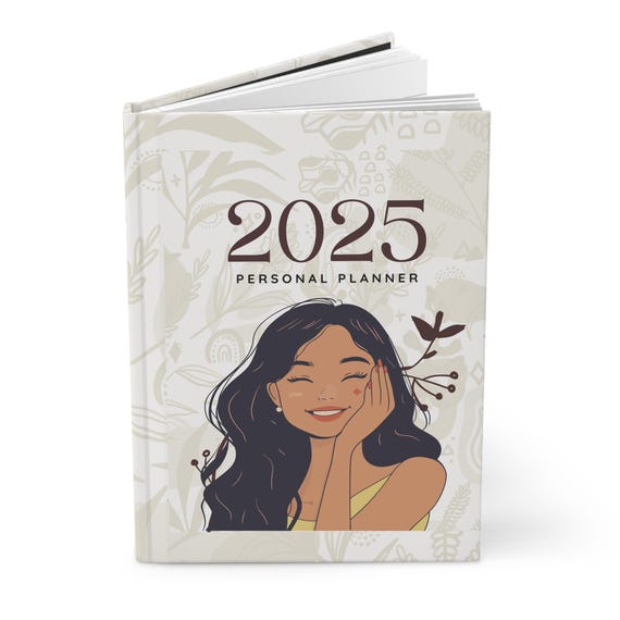 Chic & Functional: 2025 Writing Notebook for Organizing Goals, Tailored for Students, Artists, and Moms