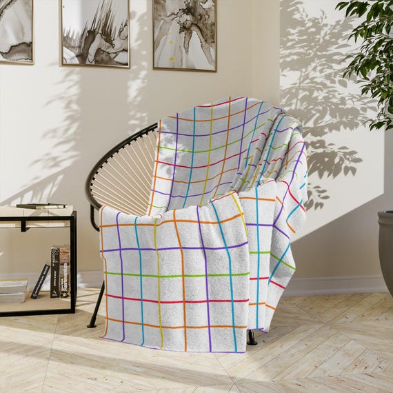 Vibrant Graph Print Velveteen Microfiber Blanket - Cozy Throw for Stylish Home Decor and Playful Kids