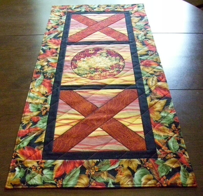 Quilted Fall Table Runner Wall Hanging Table Topper afbeelding 1