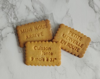 Set of 10 birth announcement cookies with personalized message