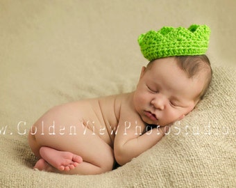 Baby Crochet Crown, photography prop, first pictures, royalty, princess, prince, king, crochet crown, newborn gift, photo prop, Tierra