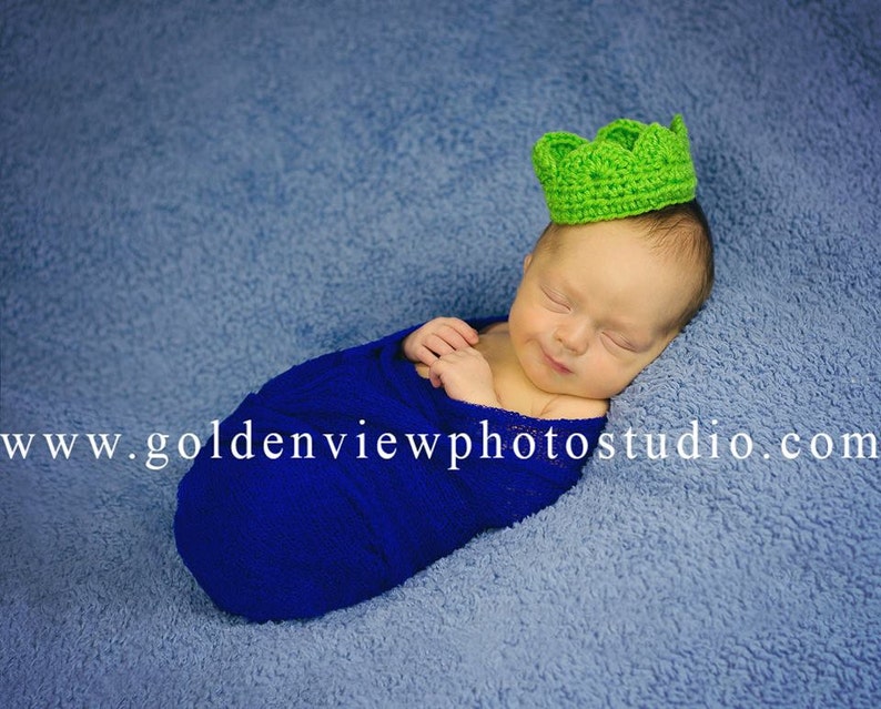 Newborn Crochet Crown, Baby Crown, Newborn Girl Crown, Newborn Boy Crown, Newborn Photo Prop, Prince, Princess, King, Royalty image 2