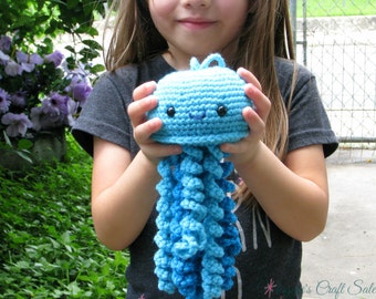 Jellyfish Crochet Toy, Hanging Jelly Fish, Sea Creature, Stuffed Animal, kids Plush Toy, Ocean animals, Fish, Beach theme, Nursery Decor