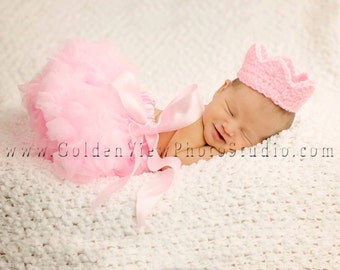 Crochet Crown, Newborn photography prop, First pictures, Royalty, Princess, Prince, Newborn Crochet crown, Newborn gift, Photo prop, Tierra